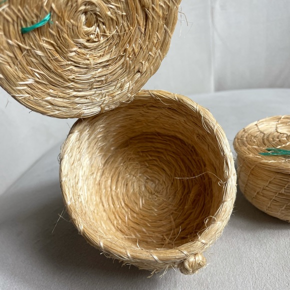 Boho Set Of Three Nesting Baskets Small Woven Flower Detail Decor 3” x 3.5” - Picture 5 of 11